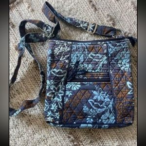 Vera Bradley Crossbody hipster purse